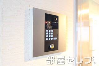 オートロックで安心ですね。