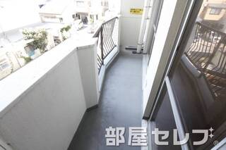 広いバルコニーです。