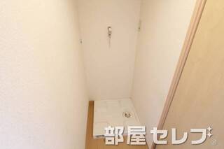 室内洗濯機置場。