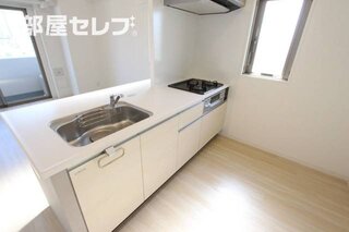 702号室のキッチン写真を参考