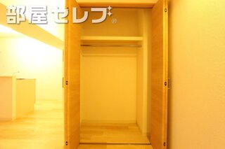 独立洗面化粧台。