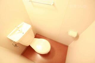 清潔感のあるトイレです。