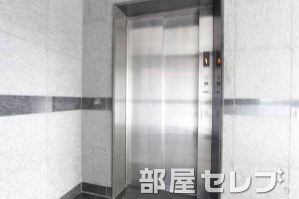 エレベーター。