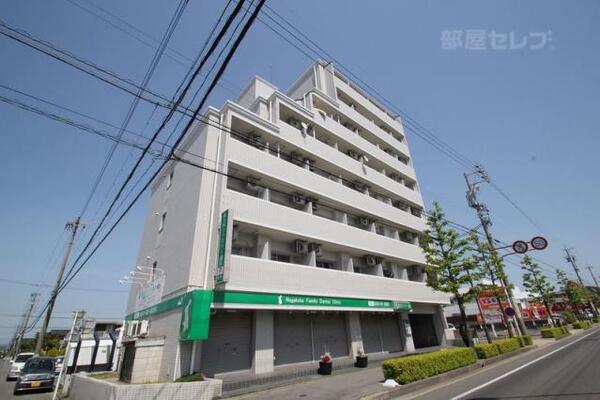 どっしりとした外観です。