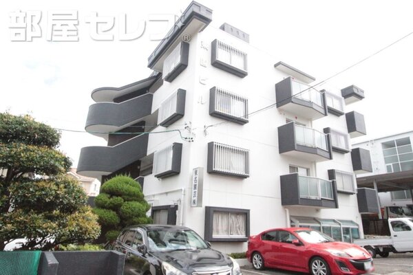 ツートンカラーの外観です。