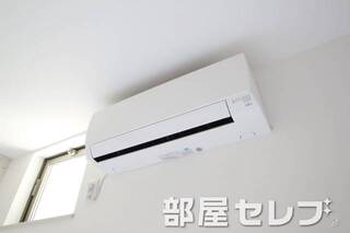 冷暖房エアコン。