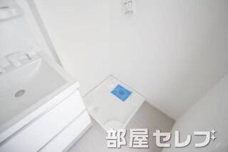 洗濯機置き場はこちらへ。