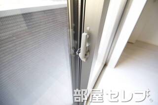 網ガラス。