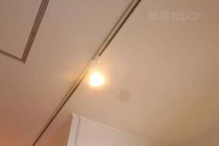 ※402号室の内装写真参照
