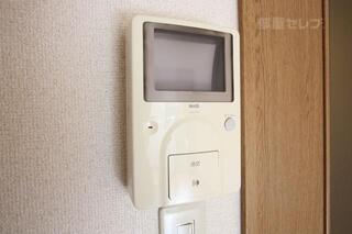 モニターホンで来客確認出来ますよ。