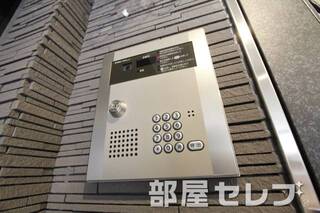 オートロック完備。