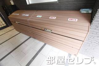 敷地内ゴミ置き場あります。