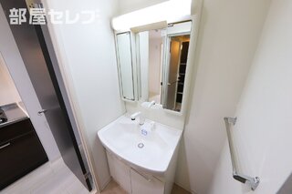 きれいな洗髪洗面化粧台です。