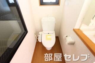 ウォシュレット付きのお手洗いです。