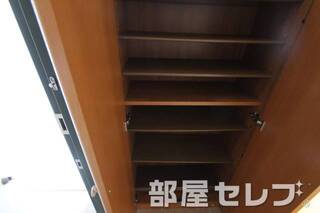 下駄箱ですっきり収納です。