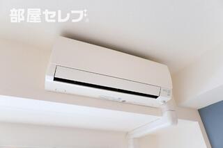 エアコン１基リビングルームについております。