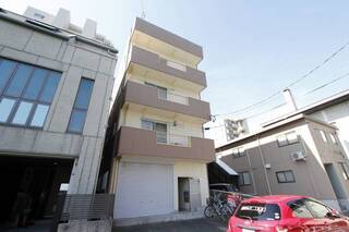 外壁塗装がしてあり綺麗になっています。