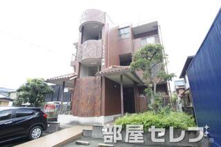 3階建ての建物です。