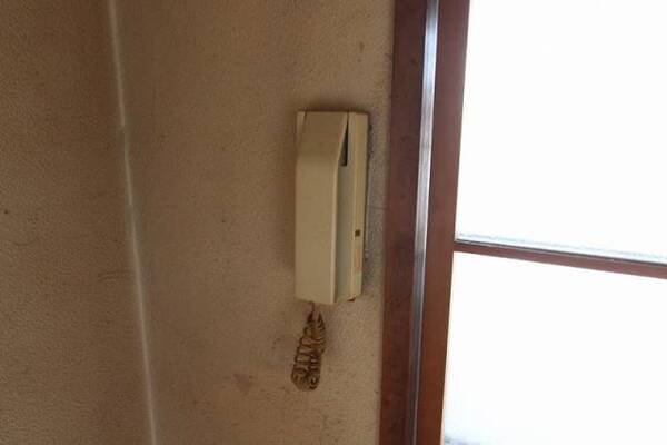 インターホンの]受話器です。