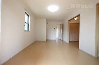 リビングとしても利用できるお部屋です