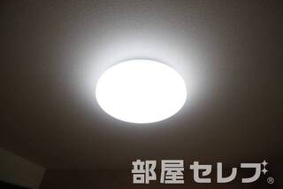 照明。