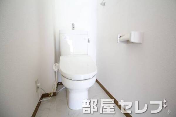 2階にもトイレあります。