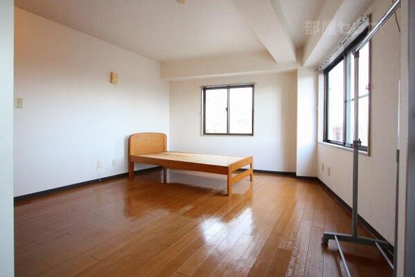 広くて使いやすいお部屋です。