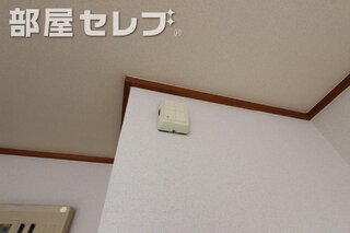真っ白エアコンです。