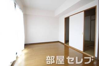 南側寝室。
