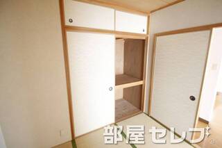 和室にも収納あります。