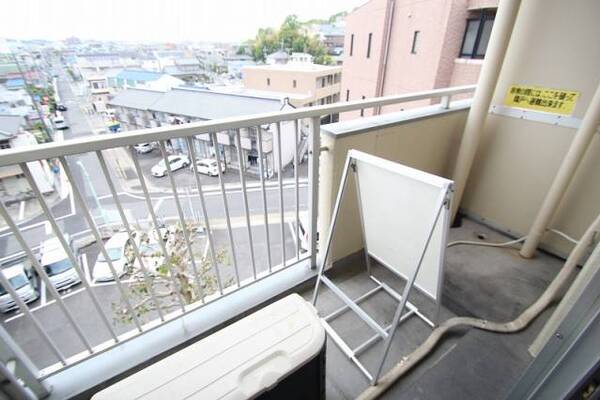 室外に洗濯機置けます。