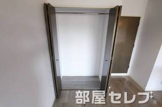 広々収納でお部屋スッキリにできます。他号室の写真です。