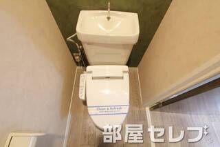 温水洗浄便座です。他号室の写真です。