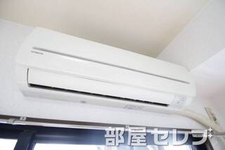冷暖房エアコン。