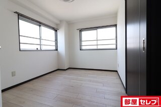 敷地内に防犯カメラあり。