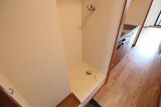 きれいな室内洗濯機置場です。同タイプの部屋です。