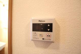 ラクラク温度設定出来ます。同タイプの部屋です。
