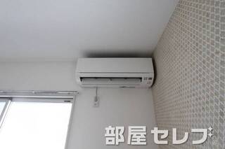 冷暖房エアコン。