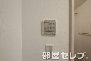 浴室乾燥機付き。