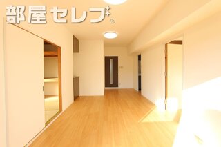 シューズボックス。