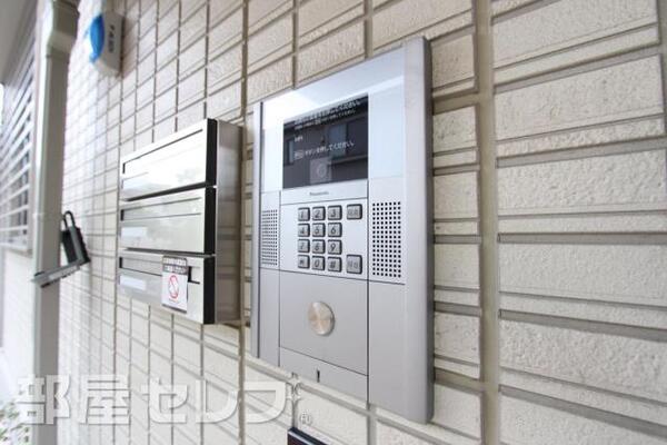 オートロックあります。