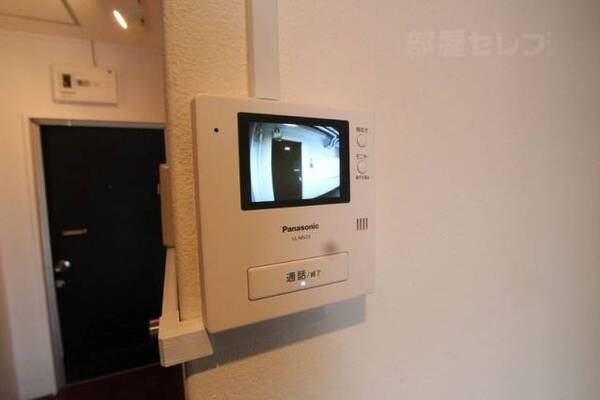 ※402号室の内装写真参照