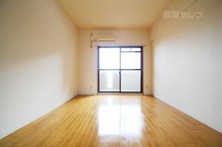 明るいお部屋です。