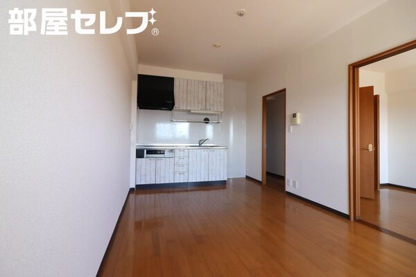 ※601号室内装写真参照