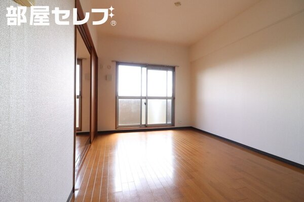 ※601号室内装写真参照