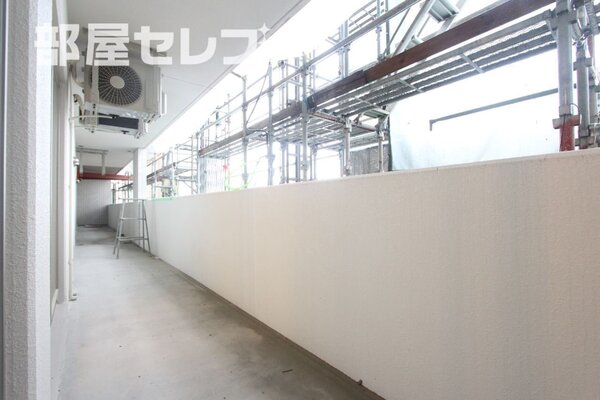 303号室のモデルルームの写真です。