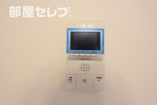 303号室のモデルルームの写真です。