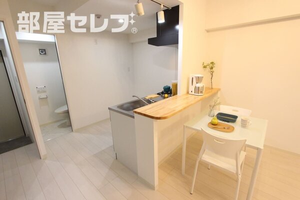 303号室のモデルルームの写真です。