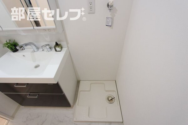 303号室のモデルルームの写真です。