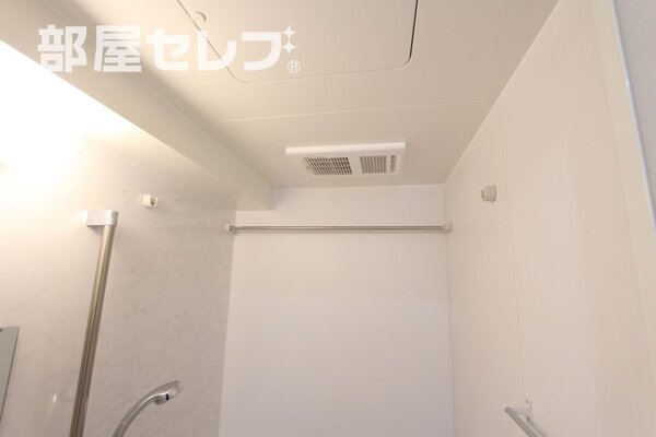 303号室のモデルルームの写真です。